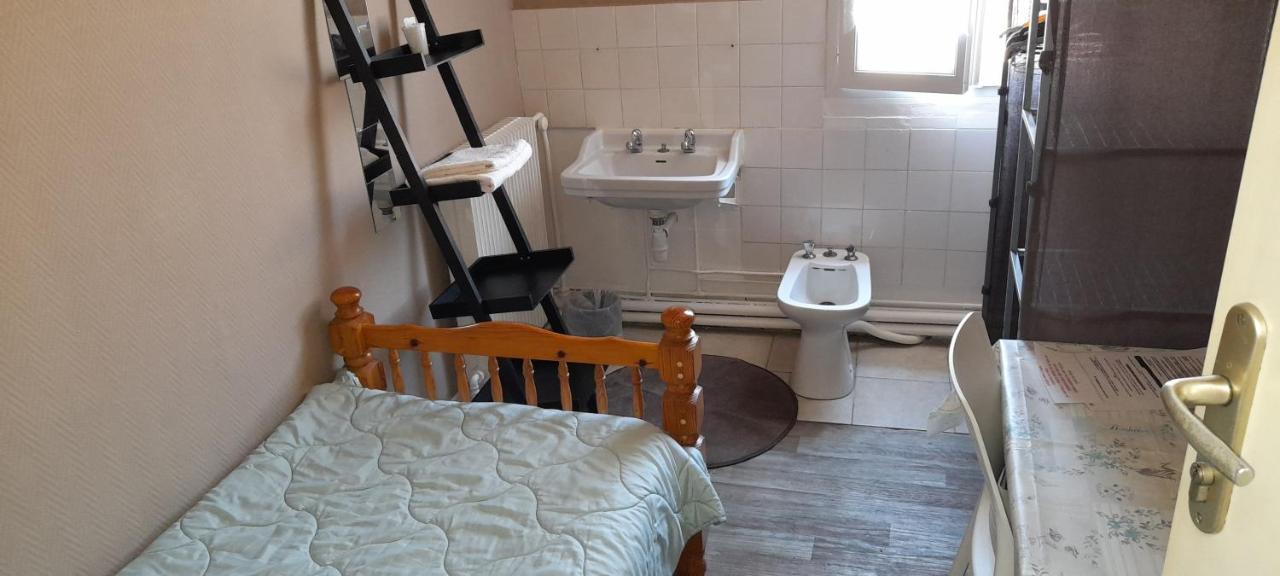 Le Parisien Hotel Saintes Bagian luar foto