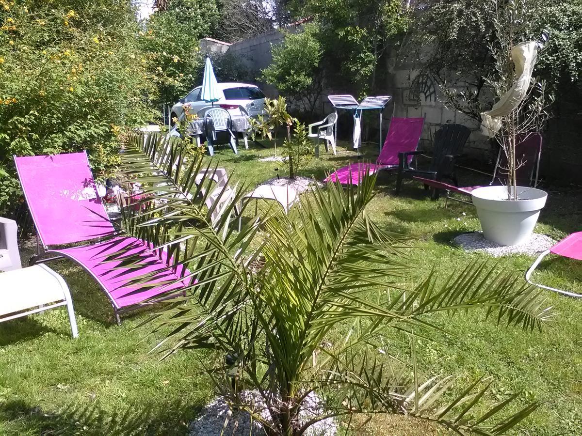 Le Parisien Hotel Saintes Bagian luar foto