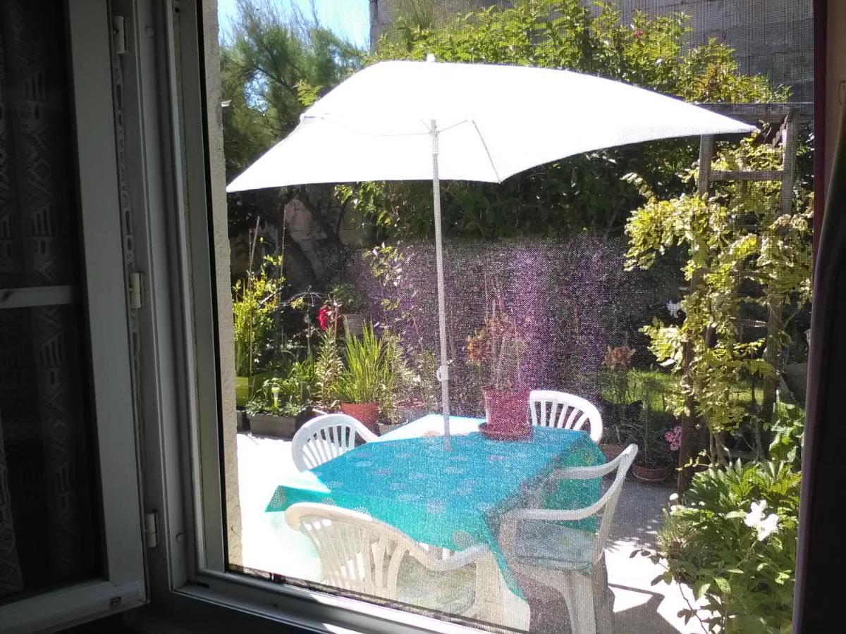 Le Parisien Hotel Saintes Bagian luar foto