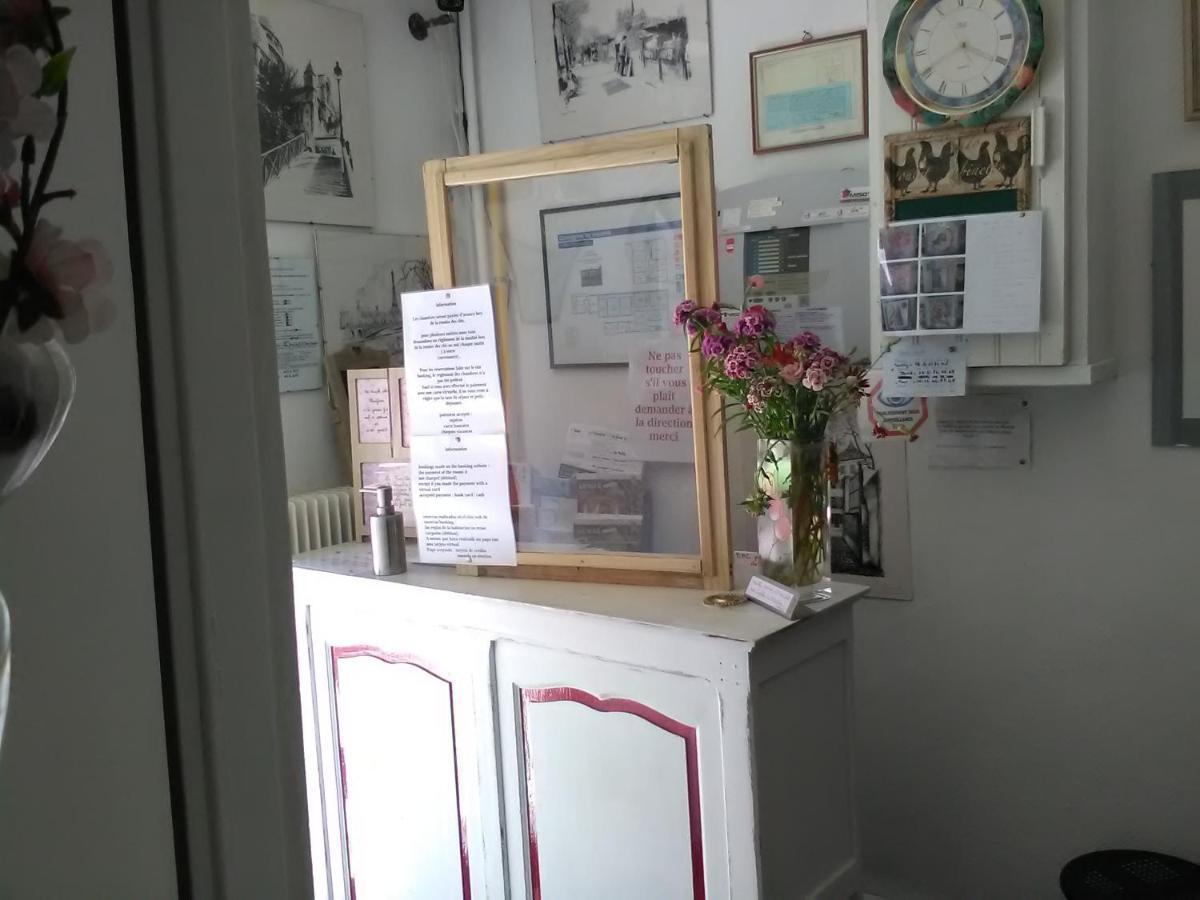 Le Parisien Hotel Saintes Bagian luar foto